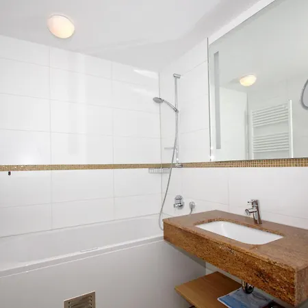 Rex Rugia 30-6 Mit Gratis Sauna- Und Schwimmbadnutzung Im Ahoi Sellin * לובה